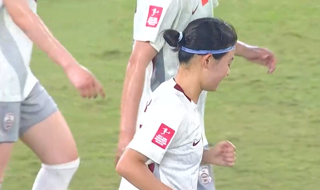 7M体育-半场1-0！女足U20吊打泰国，肖亚飞“惊天远射”破门，取胜没悬念